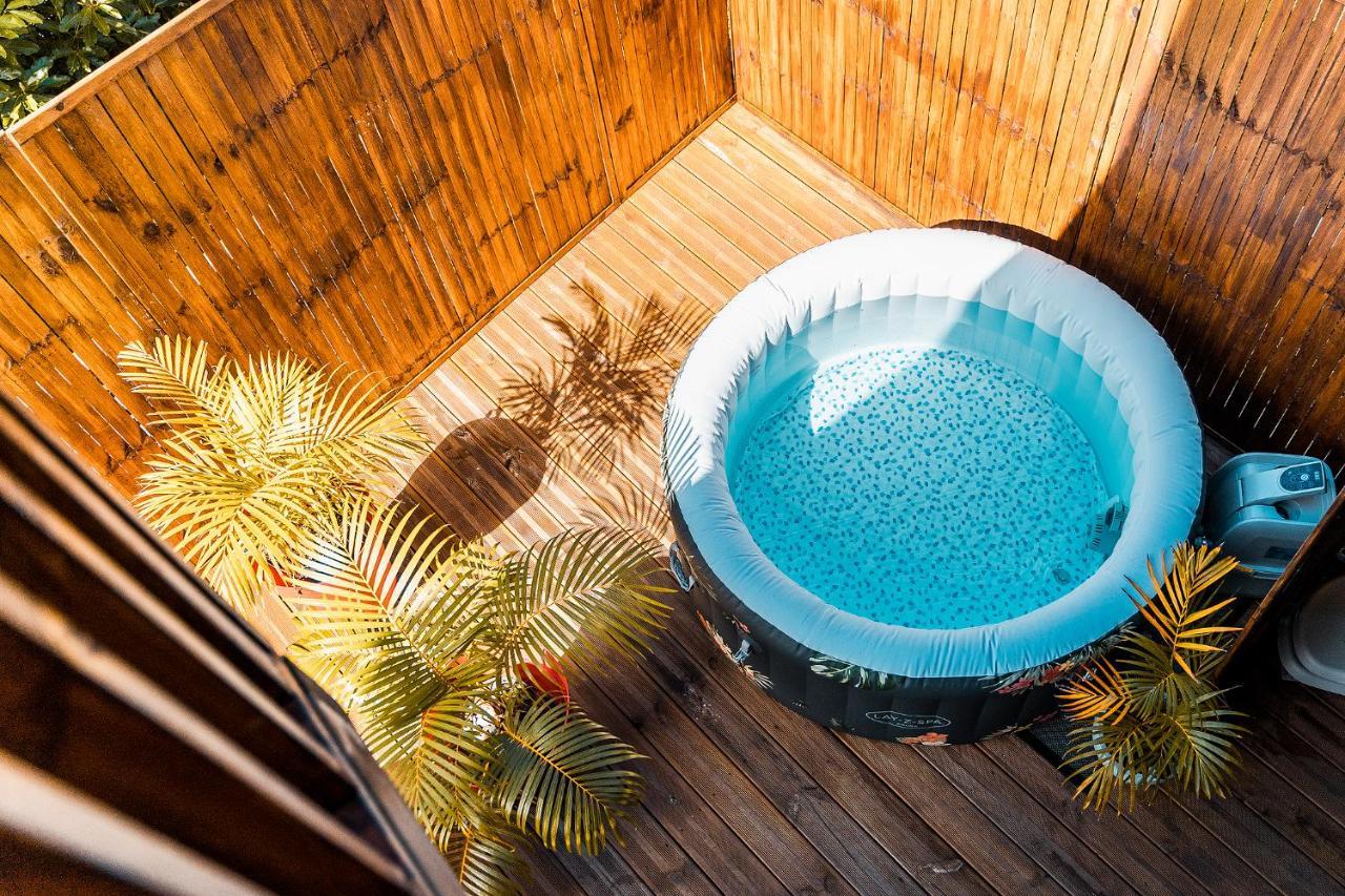 Charmant Chalet Avec Jacuzzi, L'Ile O Vert Saint-Philippe Buitenkant foto