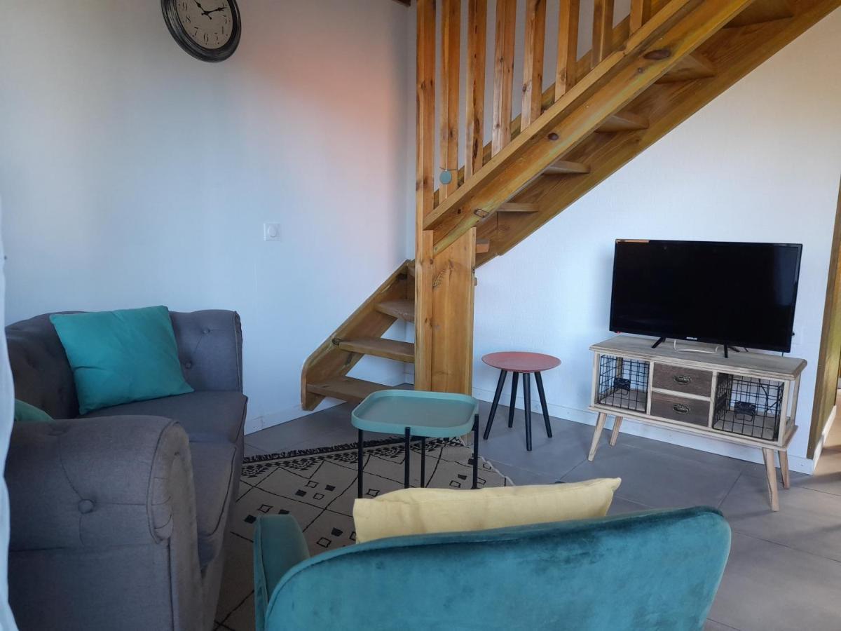 Charmant Chalet Avec Jacuzzi, L'Ile O Vert Saint-Philippe Buitenkant foto