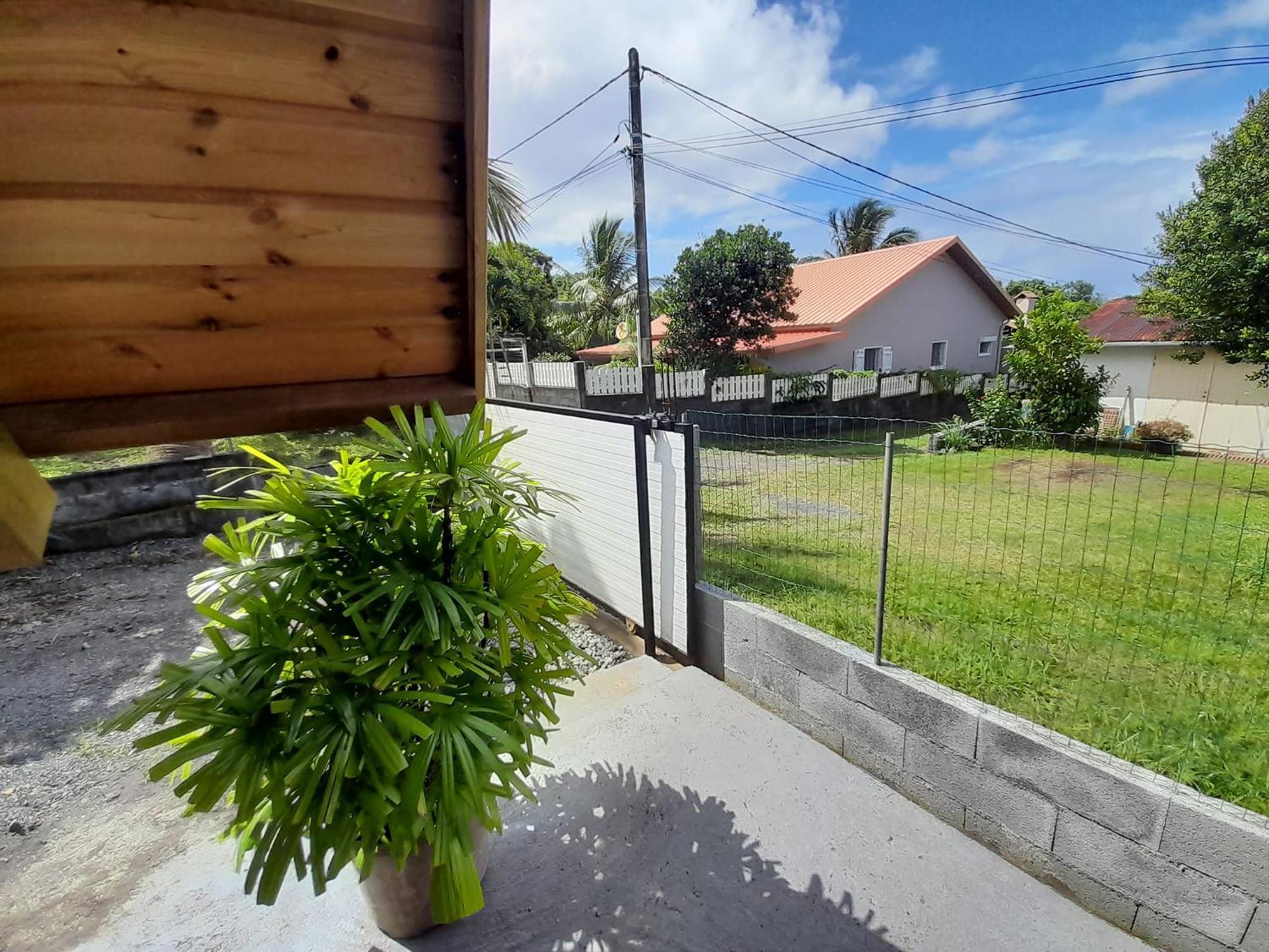 Charmant Chalet Avec Jacuzzi, L'Ile O Vert Saint-Philippe Buitenkant foto